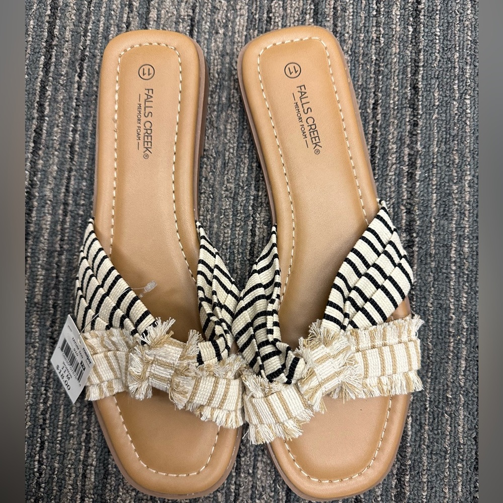 Falls Creek Womens sandals w/white & black woven strap & memory foam Size 11 NEW